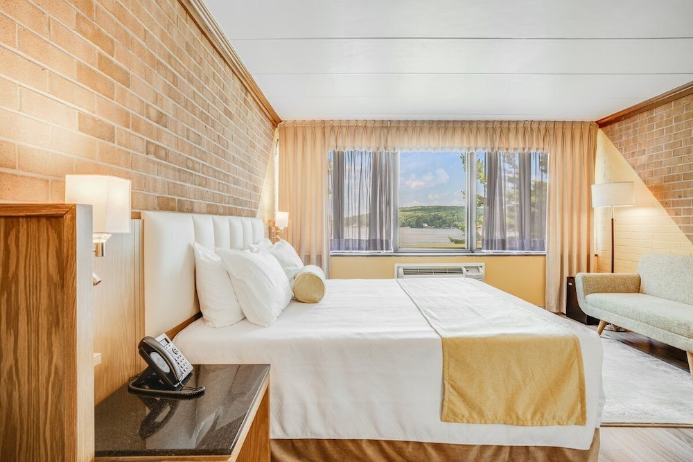 The Lodge Luxury Resort At Lake Harmony - Property Image 22