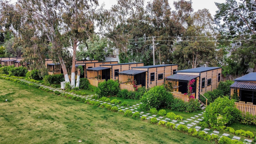 Hotel Bitez Tiny House - Image 1