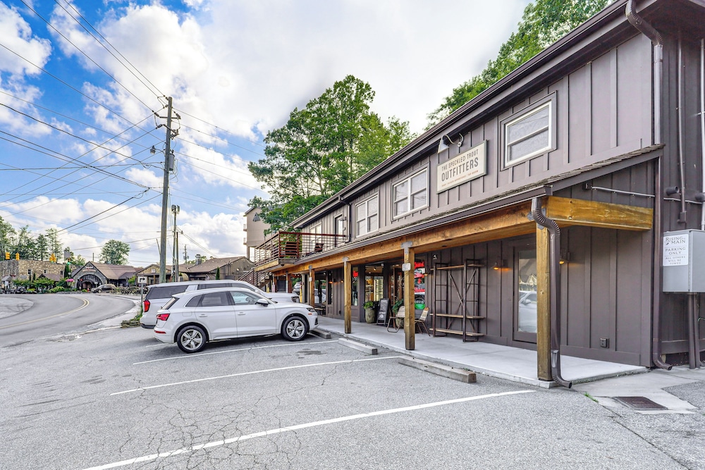 Walk to Shops, Eats & Trails: Blowing Rock Escape!
