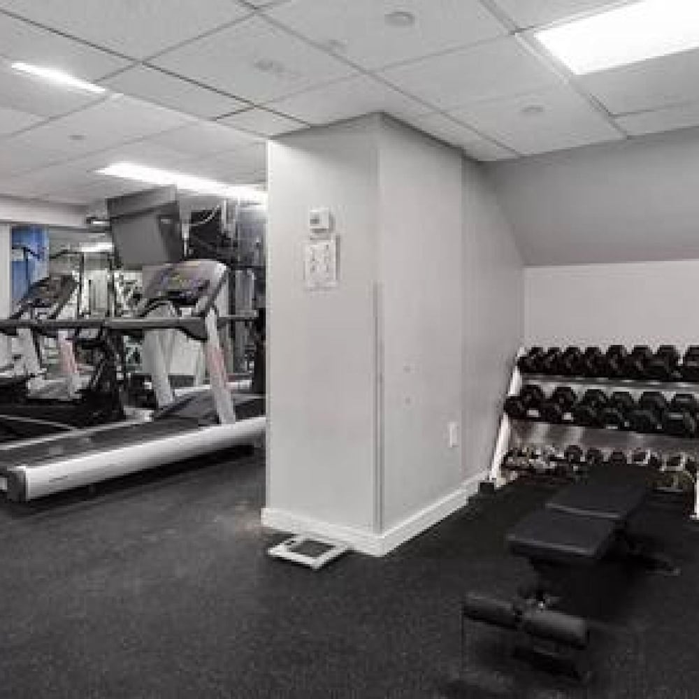 73-208 New 2BR 2bath UWS Doorman Gym