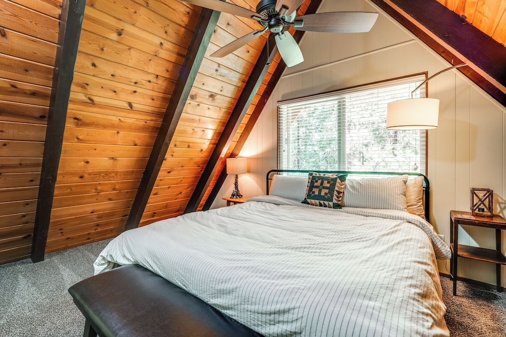 Sleek Blue Lake Springs Retreat w/ Deck & Yard!
