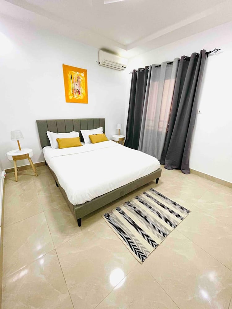 Room in Apartment - Large Bedroom With Small Work Area view 4