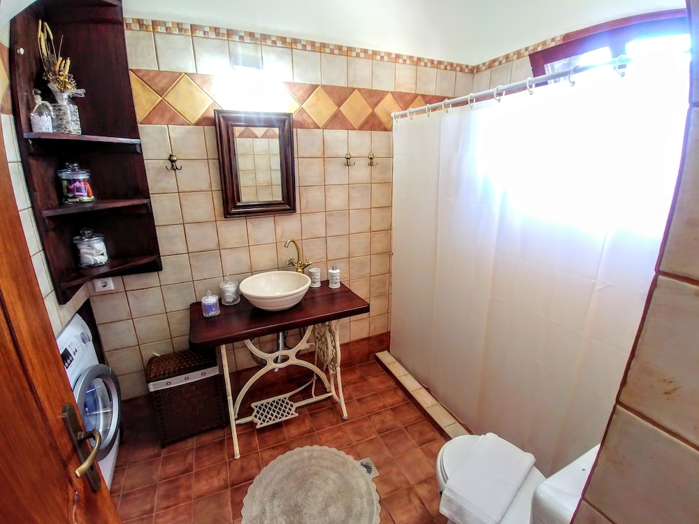 Thymes traditional house photo 4