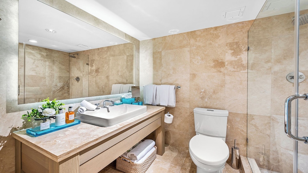 Luxury Vacation Rentals at 1 Hotel & Homes by LRMB