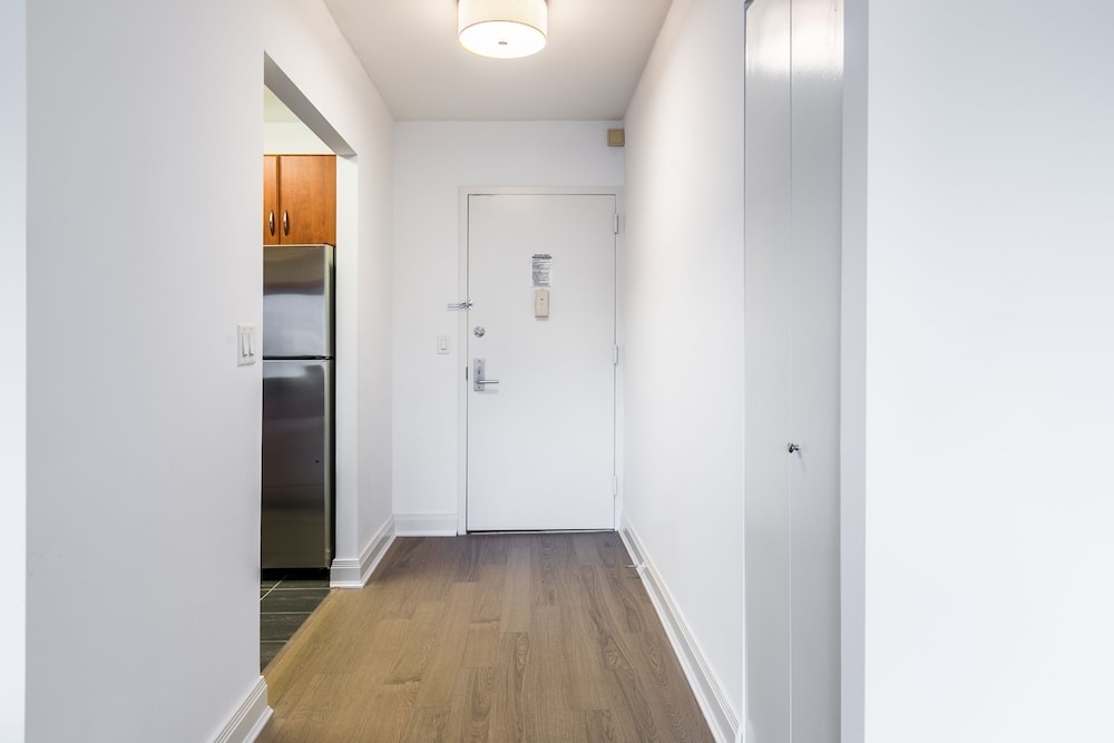 Beautiful 1 Bed Fully Furnished Apartment