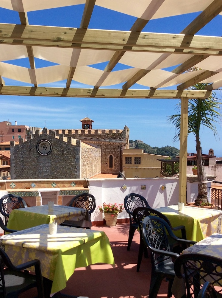 Hotel Villa Floresta Bed & Breakfast - Image 1