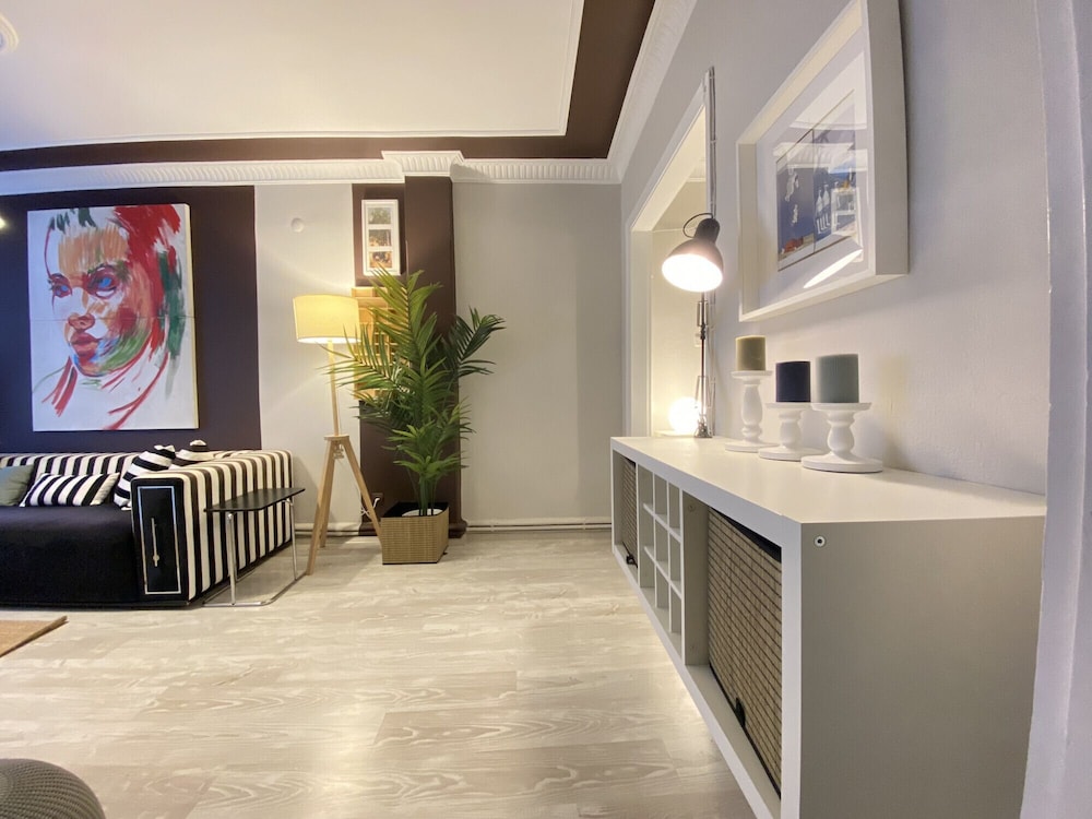 Charming Flat Near Osmanbey Metro Station