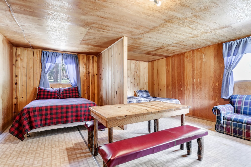 Sawtooth Lodge