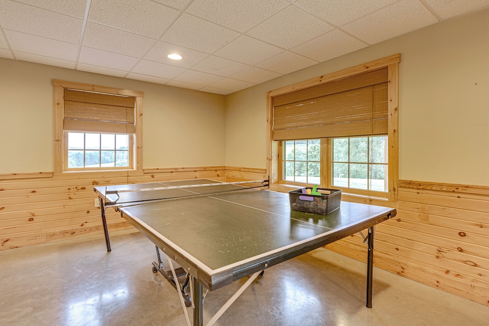 Game Room + Fire Pit: Sprawling Westfield Retreat!
