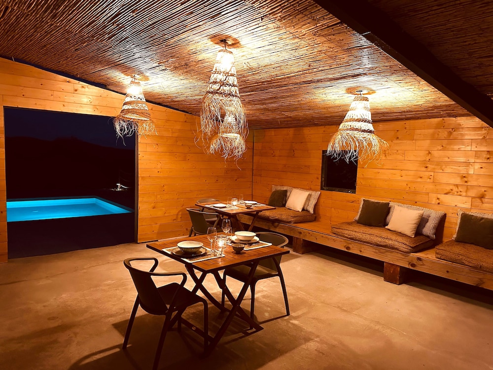Mimosa Lodge