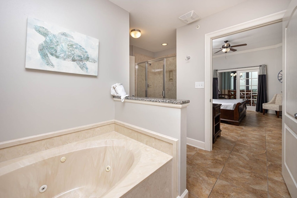 The Oasis 1712 Formerly Phoenix West Ii 1712 4 Bedroom Condo
