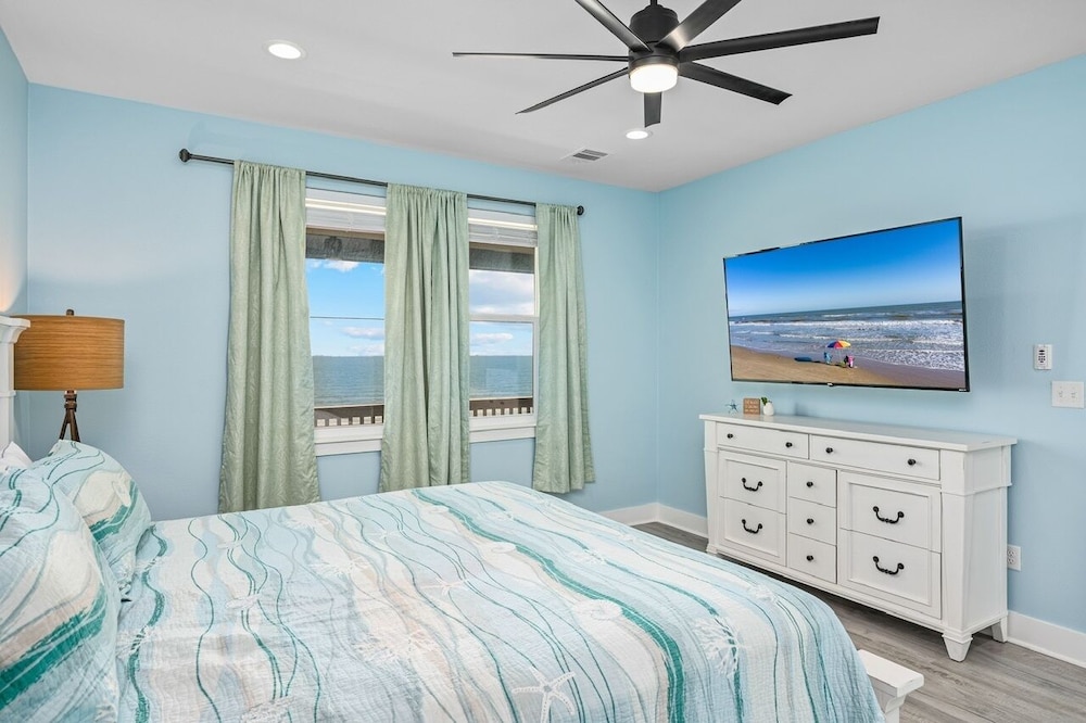 Oceanfront Manor 4 Bedroom Home