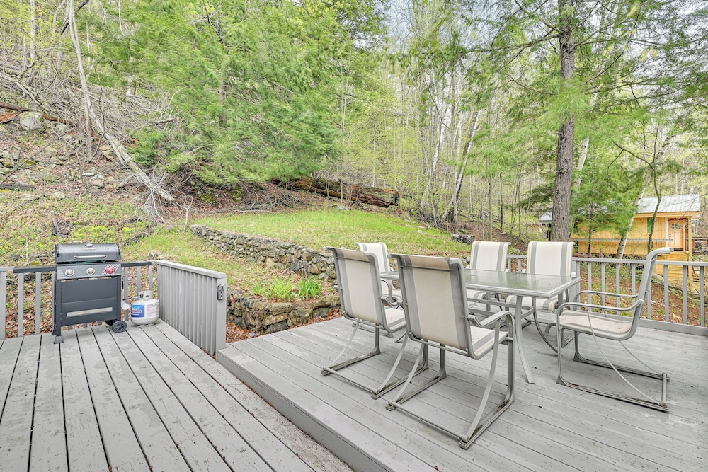 Lake-view Cabin w/ Furnished Deck in Hadley!