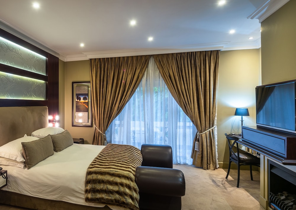 Johannesburg Vacations - 10 2nd Avenue Houghton Estate - Property Image 45