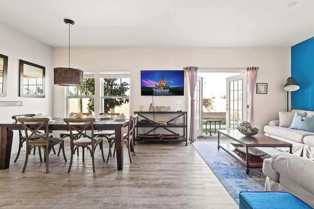 Cozy 4BR Retreat Near Orlando Attractions
