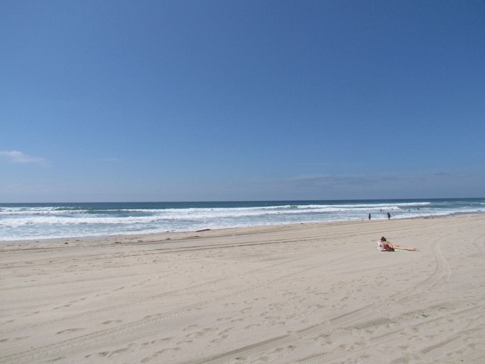 2 Bedroom Townhome 2 Mins. to the Beach