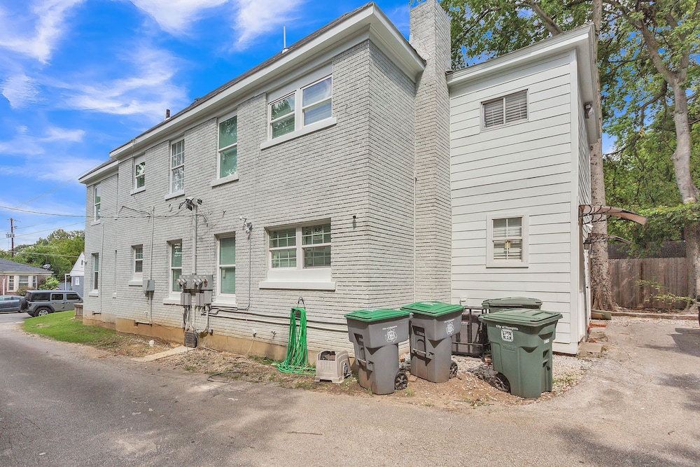 Midtown Marvel - 1br Oasis By Overton Park 1 Bedroom Apts by Redawning view 5