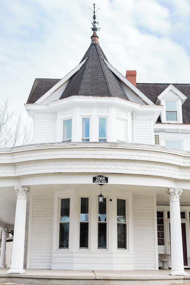 Blue Ridge Abbey Bed & Breakfast
