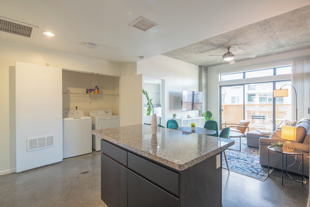 ROVE LIVING/KL - Roosevelt Point