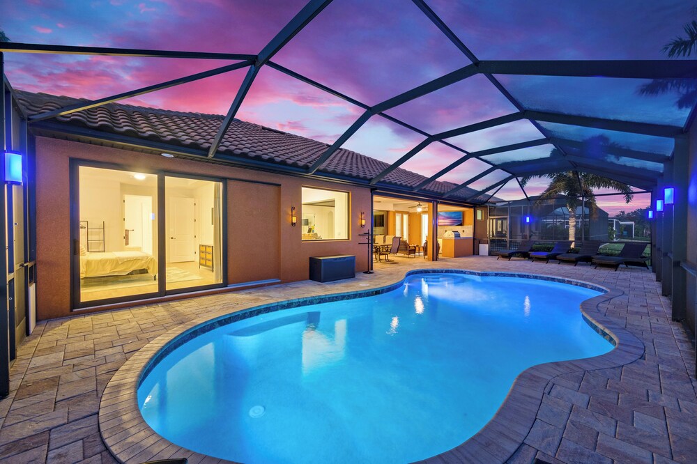 'paradise Palms' Cape Coral Home w/ Dock!