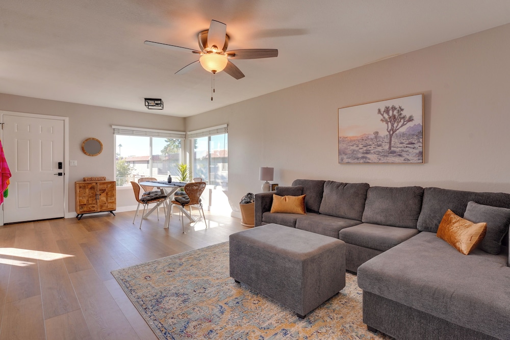 9 Mi to Downtown Tempe: Condo w/ Pool Access