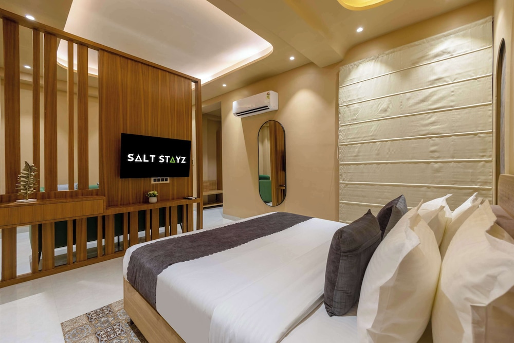 Saltstayz Premier - Sector 50 & Golf Course Ext Road