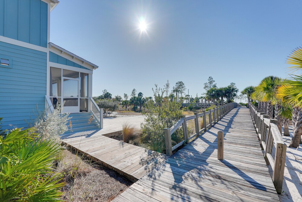 Steps to Shore: Windmark Beach Retreat w/ Balcony!