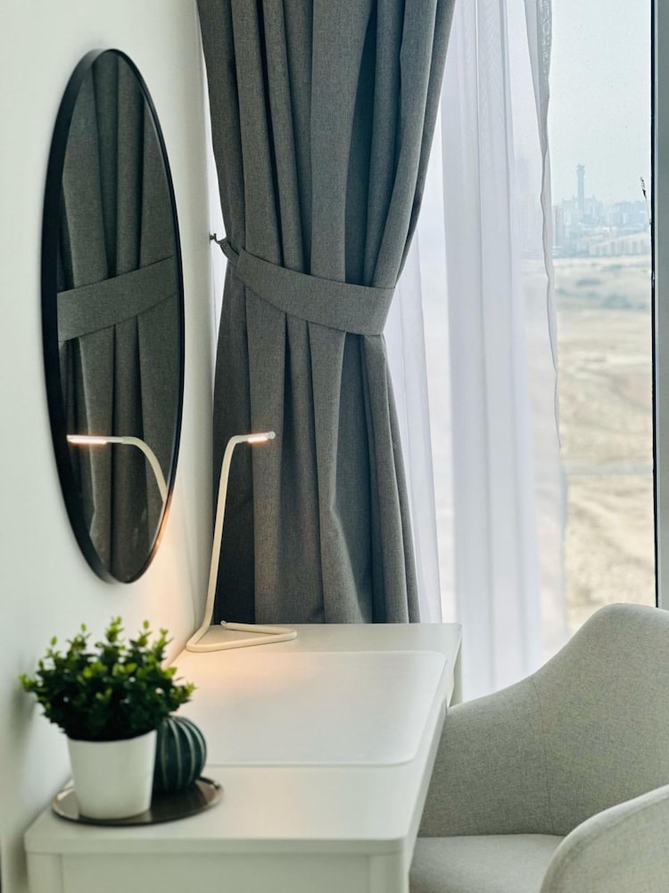 Majestic Studio in Bloom Tower C Perfect for 2
