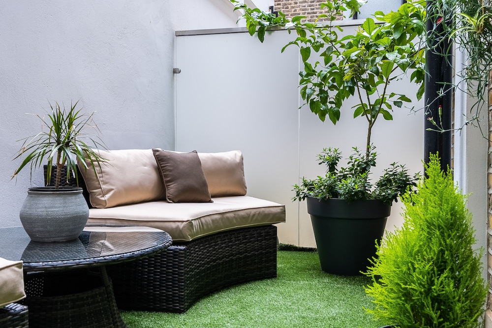 outdoor bbq area