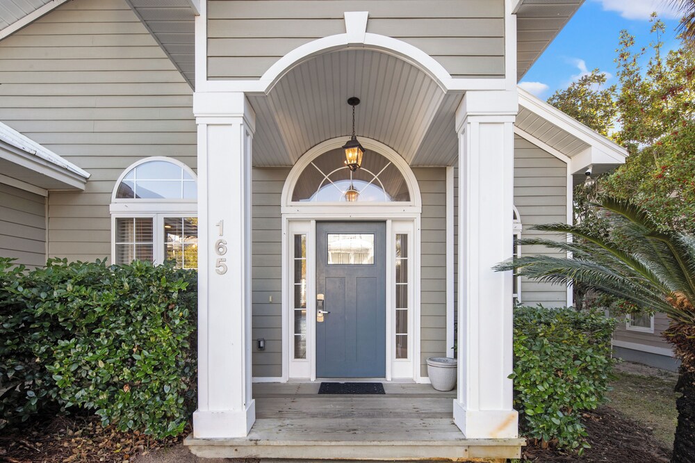 Sugar Sand Retreat 3-bed, 2-bath Beach Getaway With Private Pool, Sleeps 8!