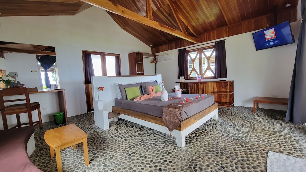 Kawayan Holiday Resort