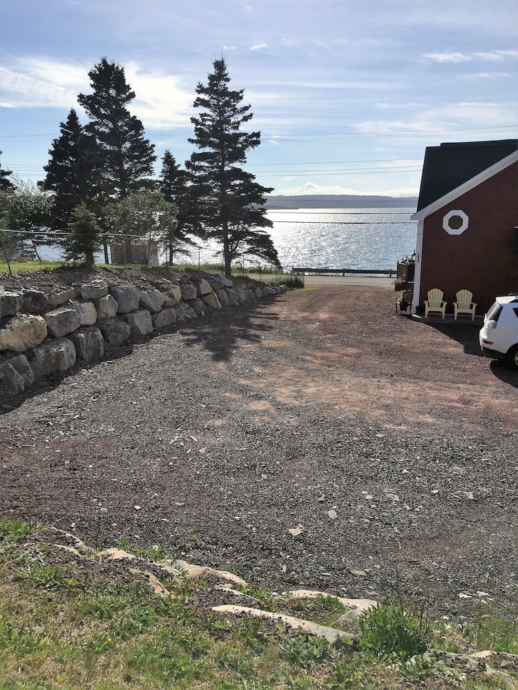 Inn By The Bay