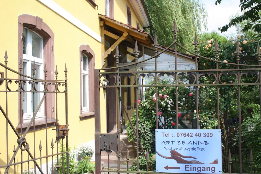 Art-be-and-b Bed and Breakfast view 2
