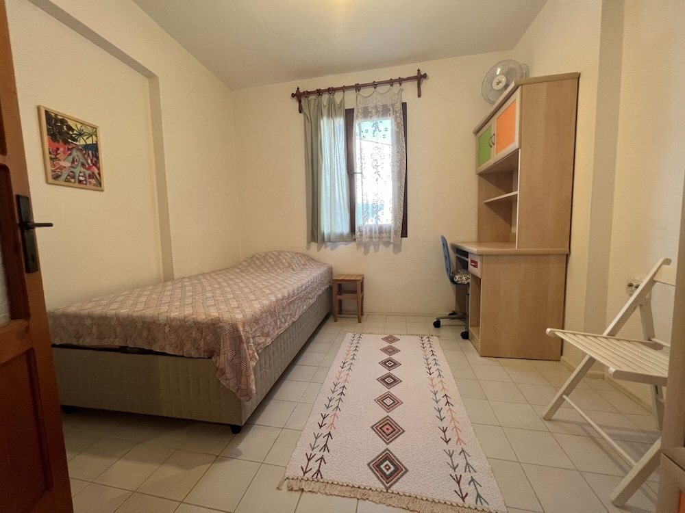 Chic Villa With Terrace and Rooftop in Izmir view 2