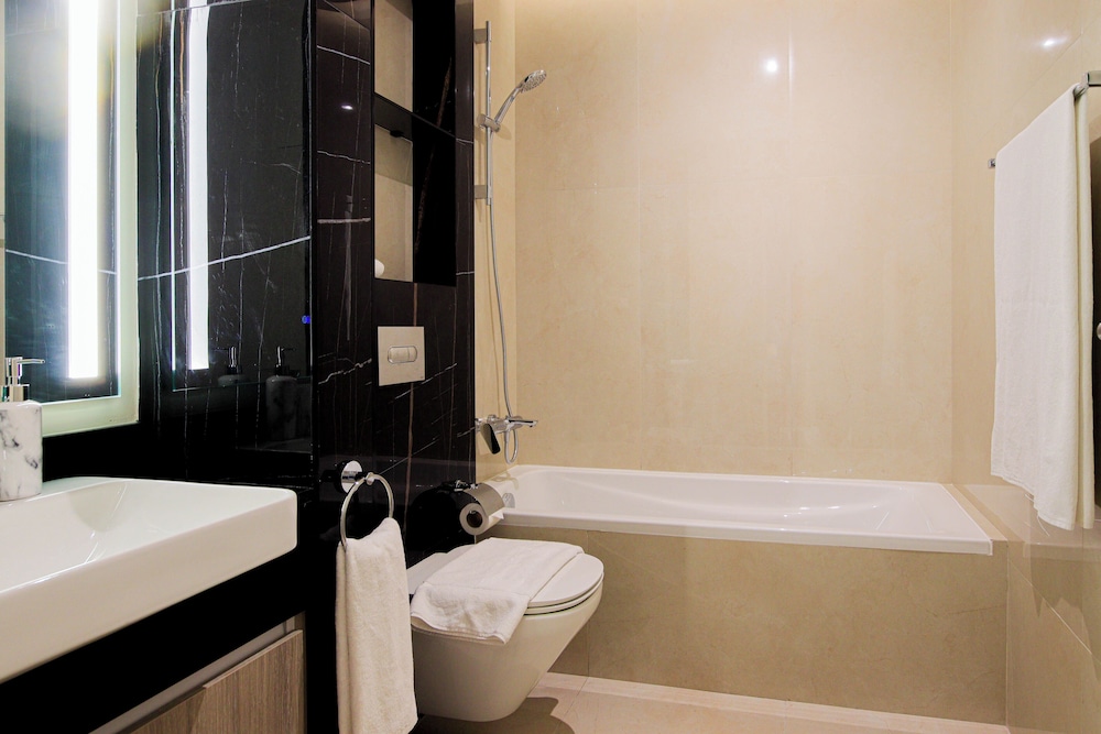Stylish Stu in Medore Modern Amenities