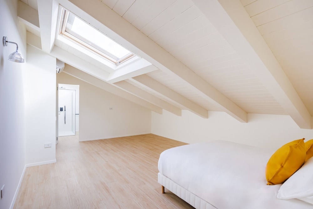Napoli White Apartment by Wonderful Italy