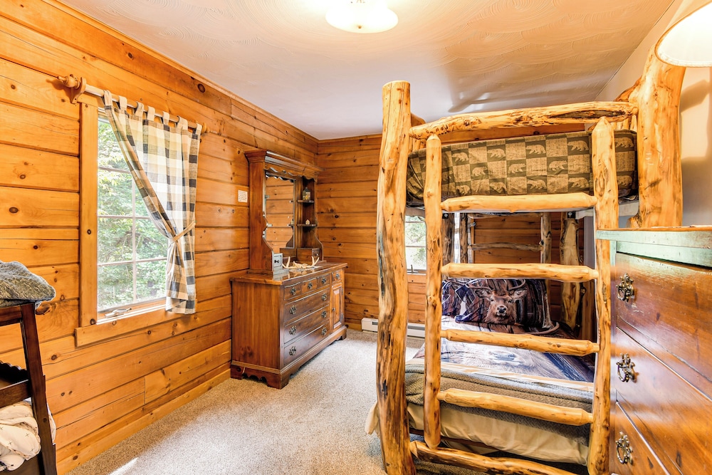 Private Hannibal Cabin With Sauna & Hot Tub!