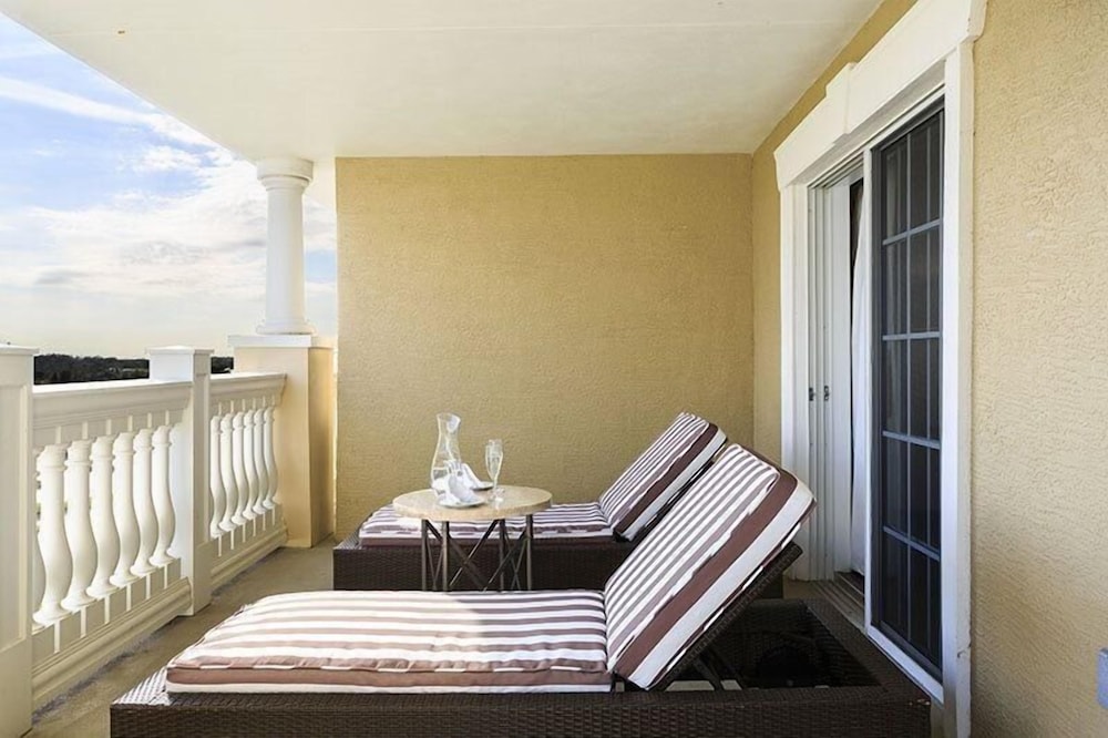 Condo Centre Court Supreme 3 Bedroom Reunion