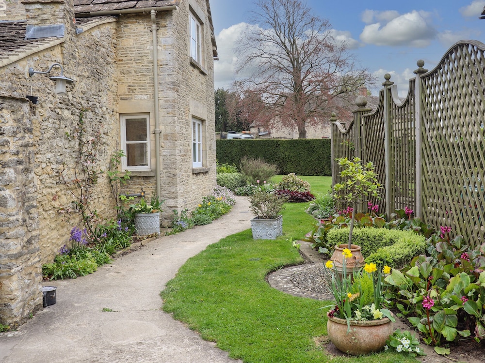 Manor Cottage