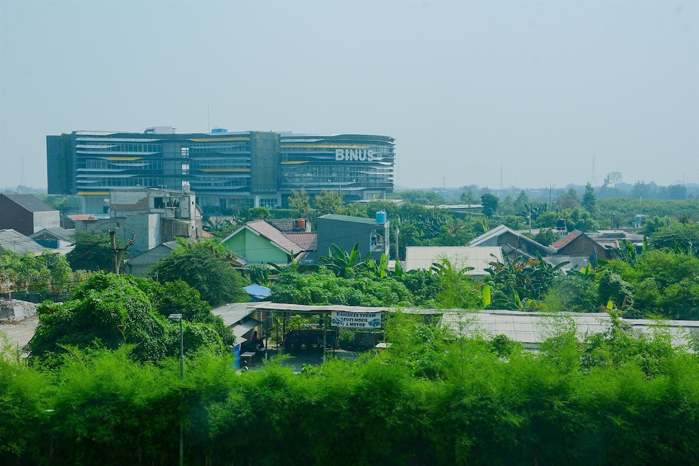 Studio Apartment at The Springlake View Summarecon with Mall View, เบคาซี - 17