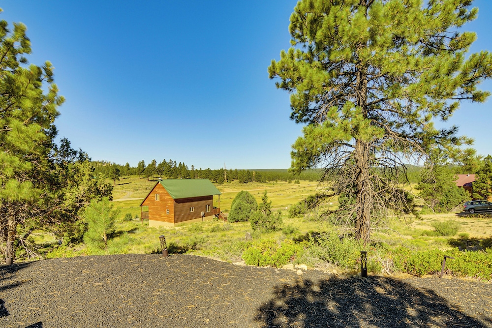 Luxe Cabin Retreat, Near Bryce & Zion Nat'l Parks!