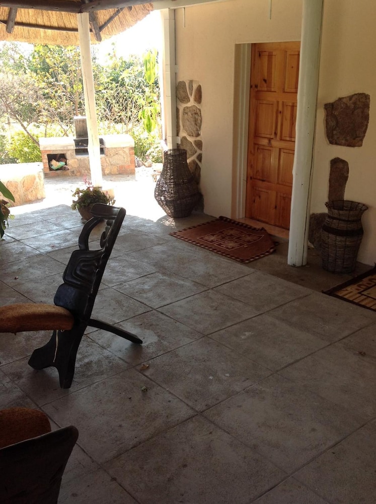Lynn's Guest House