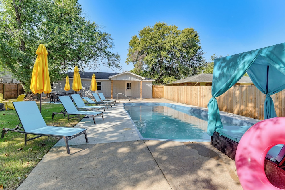 12 Mi to BOK Center: Pet-friendly Home w/ Yard!