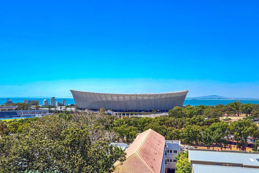 Two Bed Green Point Ocean View