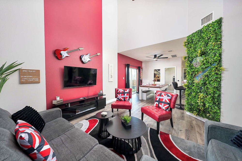 Upstay East Austin Retreat w Yard5min to Downtown