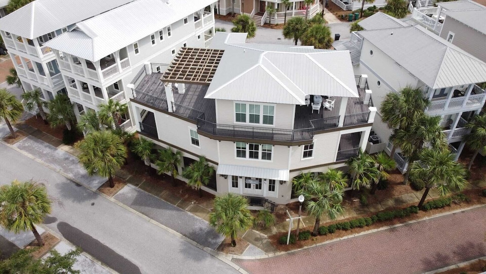 Totally Beachin by Avantstay Sleeps 18 Seacrest Beach