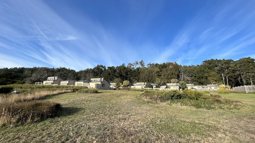 Fort Ross Lodge