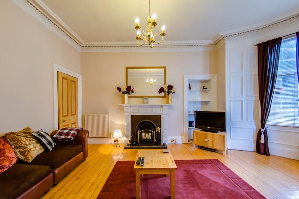 JOIVY Fabulous Ground-floor 3-bedroom Near Old Town photo 3