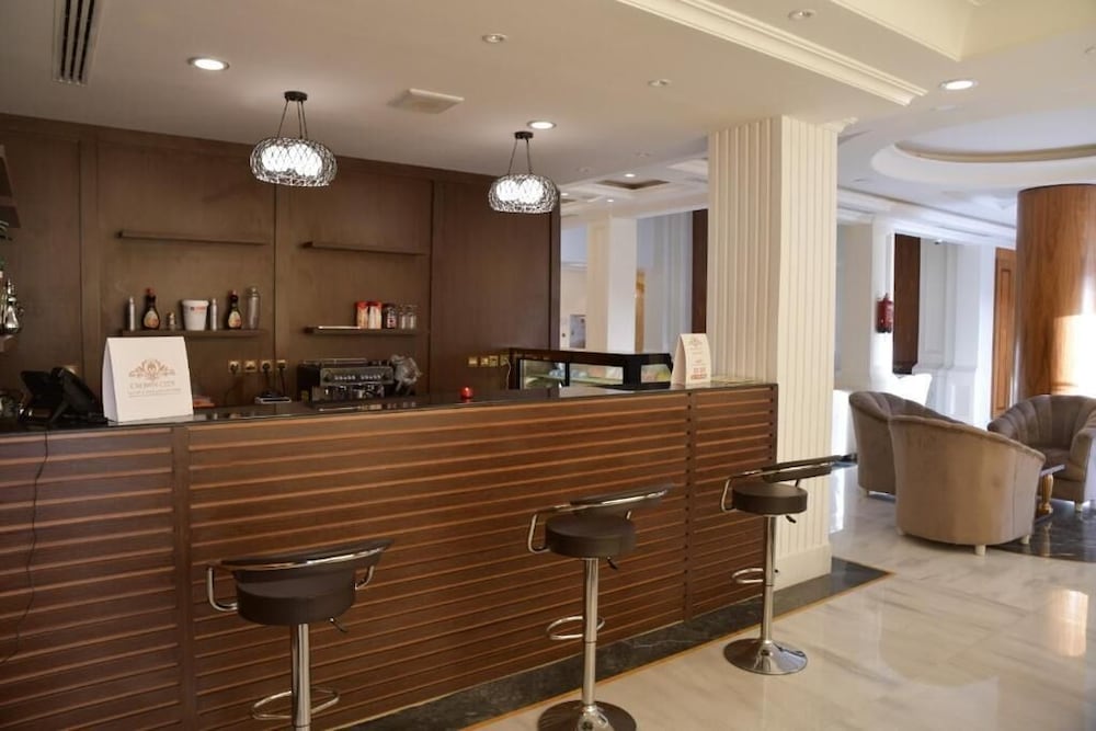 Crown City Hotel