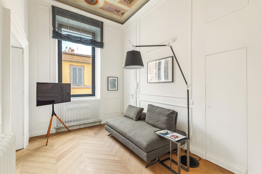Spanish Steps Apartments